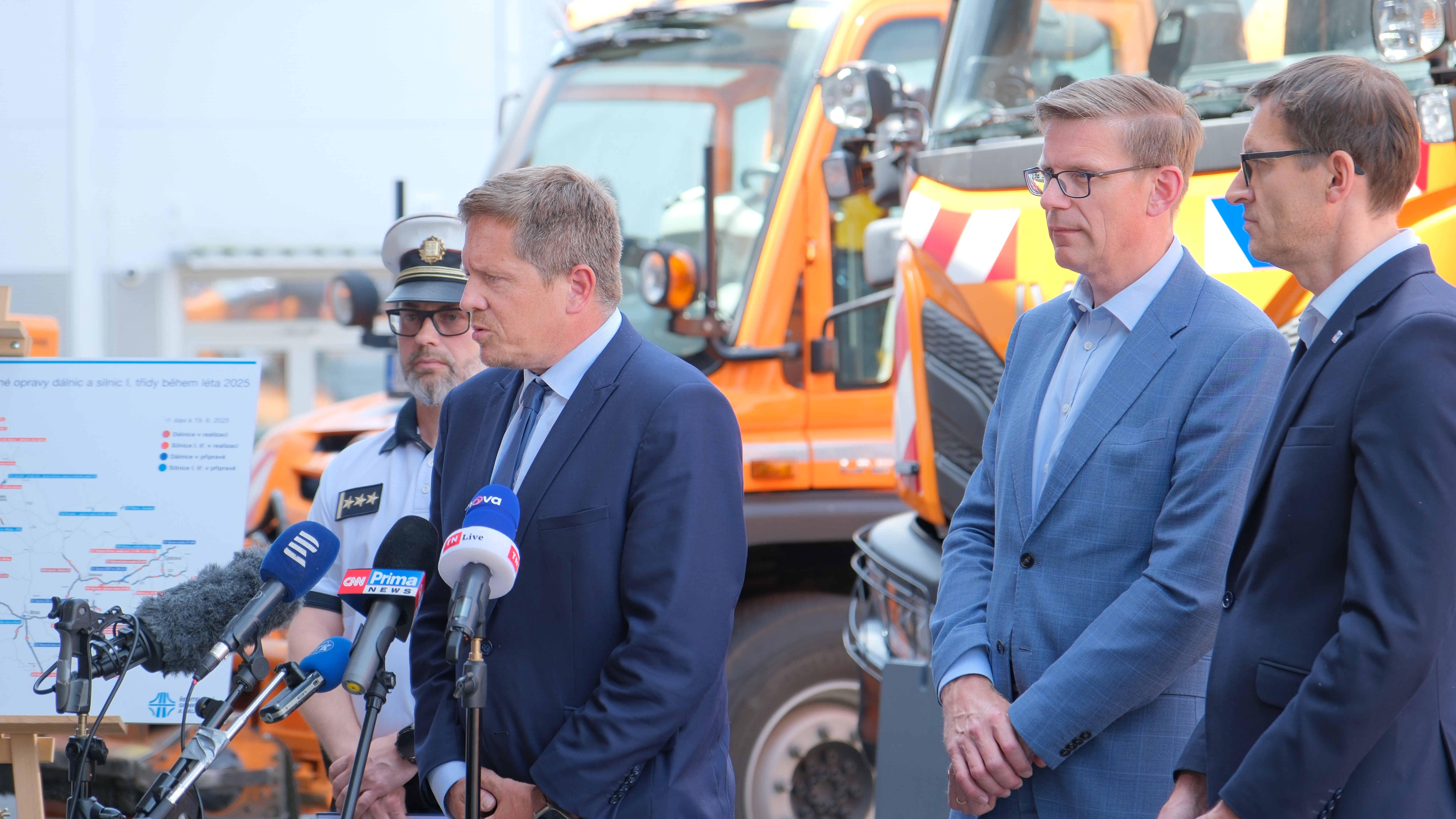 Léto v pohodě: Dodržujte odstup, nechte telefon a připoutejte se, prosím!