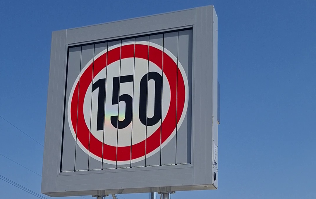 Rychlostí až 150 km/h mohou řidiči zkušebně projet po dálnici D3