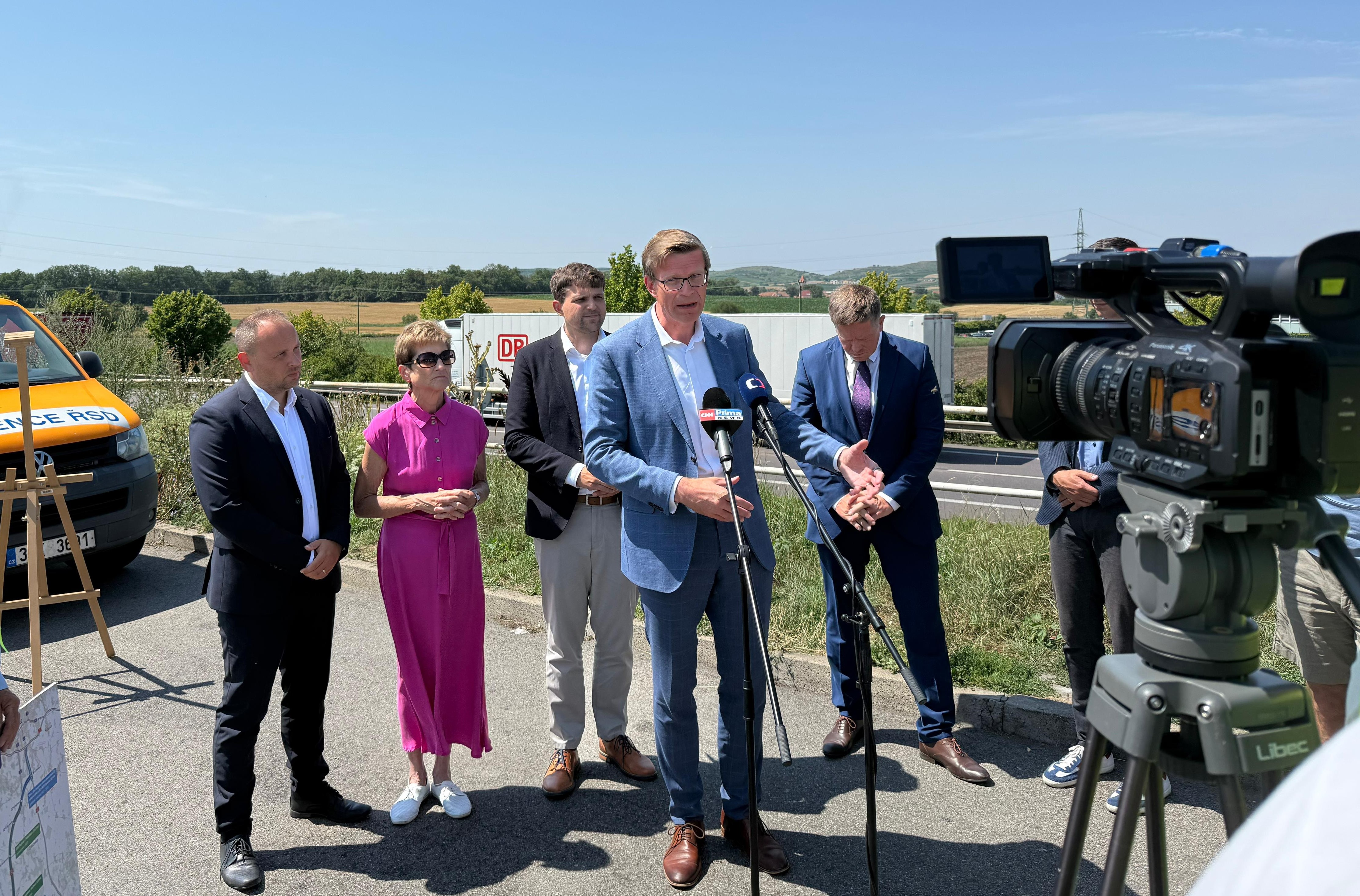 Dostavba dálnice D52 se o krok přiblížila realizaci, stavba má kladné posouzení vlivu na životní pro