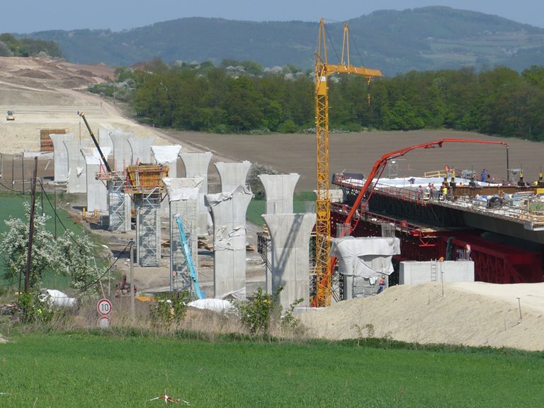 Vláda dala zelenou přes sto kilometrům nových dálnic, příští rok začne jejich výstavba