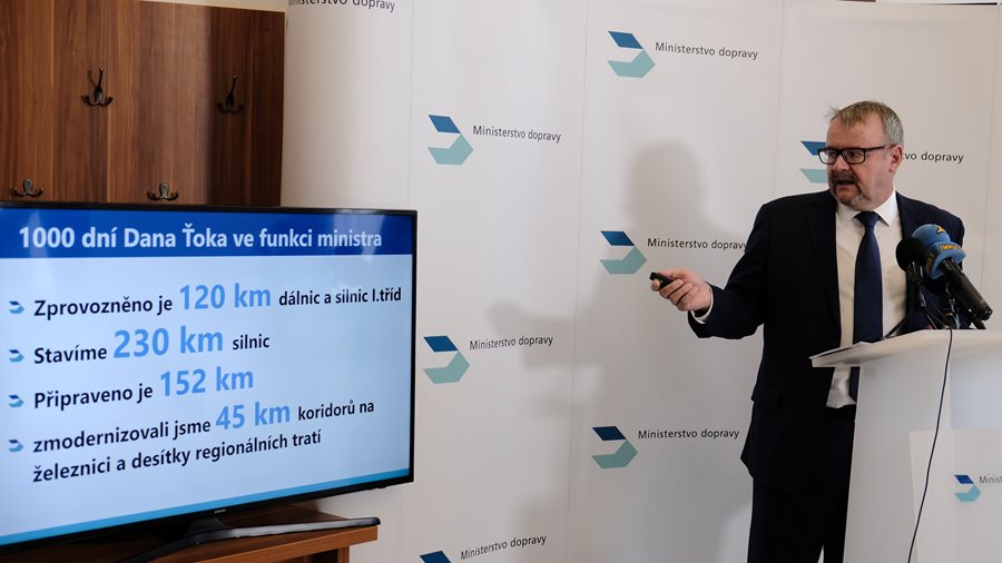 1000 days of Dan Ťok: Construction of 230 km of new roads, repair of dozens of railway stations