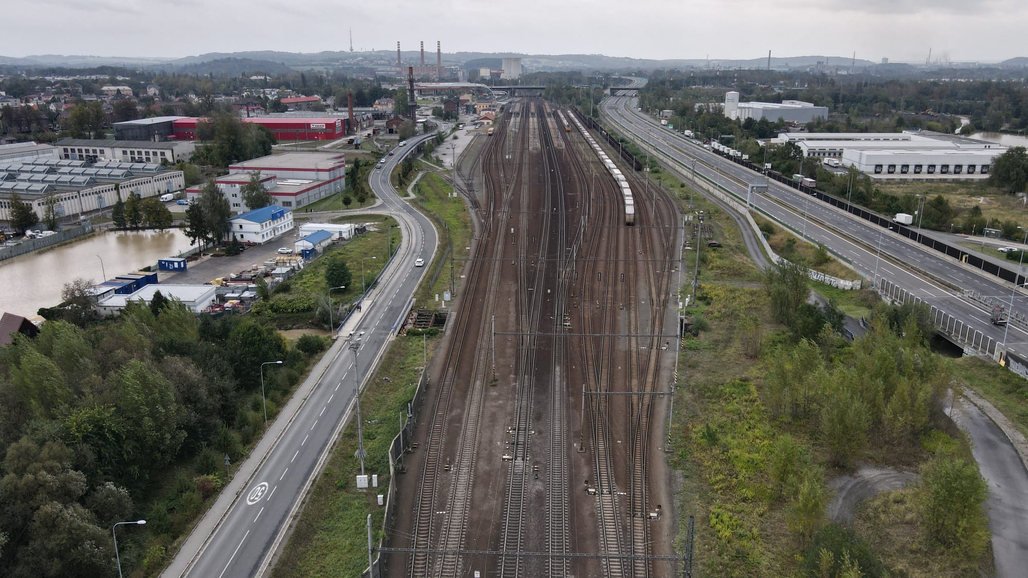 Nejvíce vlaků je omezeno v Moravskoslezském kraji, tunel Klimkovice na D1 už je v provozu