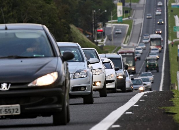 Ministr Havlíček seznámil vládu s novým návrhem systému elektronických dálničních známek