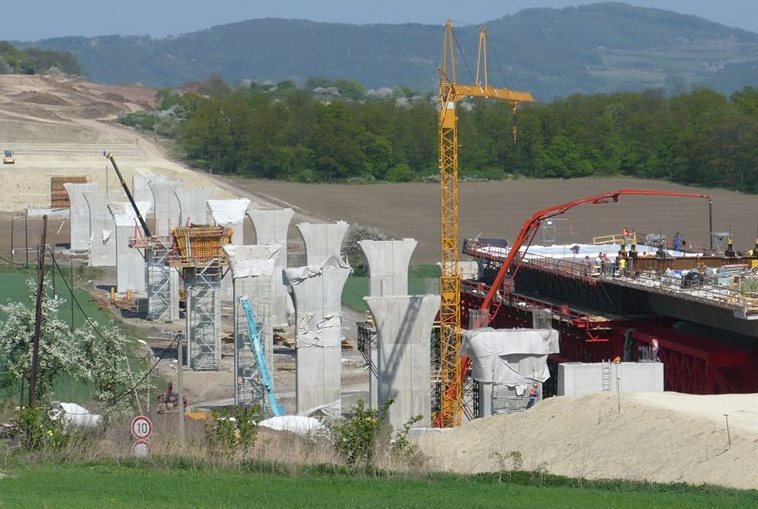 Doprava letos čerpá peníze na stavby nejlépe v historii, šlo na ně už 66 mld. Kč