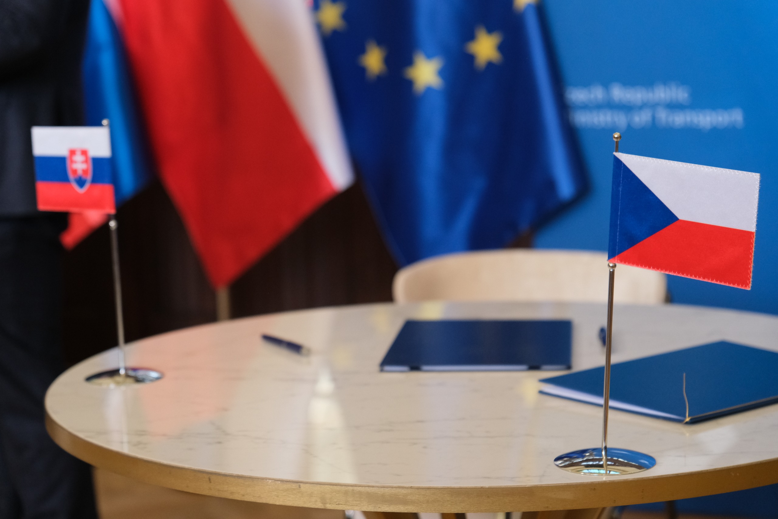 Česko a Slovensko posilují spolupráci na železnici. Memorandum podpoří i vysokorychlostní spojení 