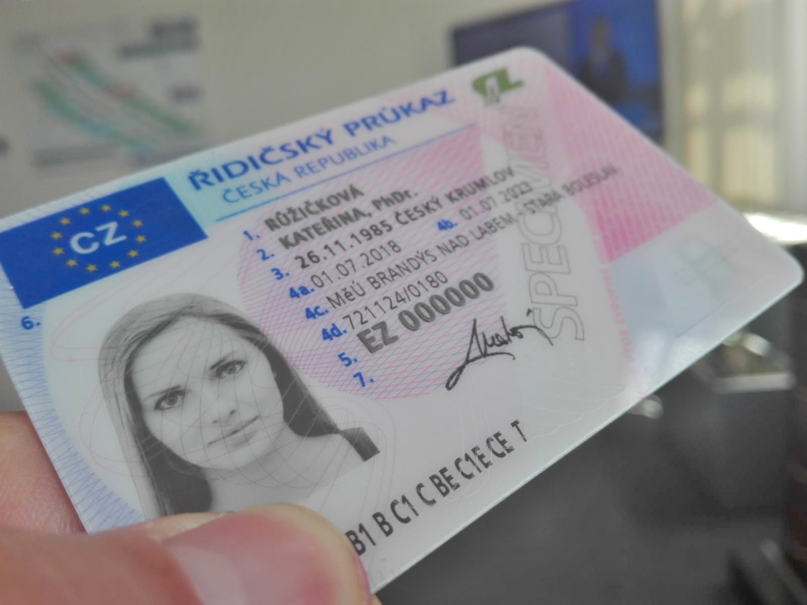 It has been six years that you can apply for a new driving licence at any major office without a pap