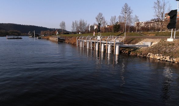 Nové čekací stání pro malá plavidla u plavební komory Praha-Modřany