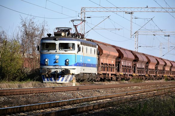 Vláda schválila postup pro mimořádné vlaky. Umožní rychleji vozit energetické suroviny