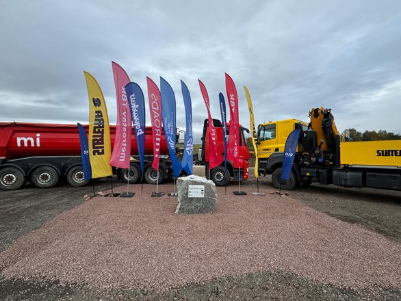 The long-awaited construction of the D11 motorway from Trutnov to the Polish border has started