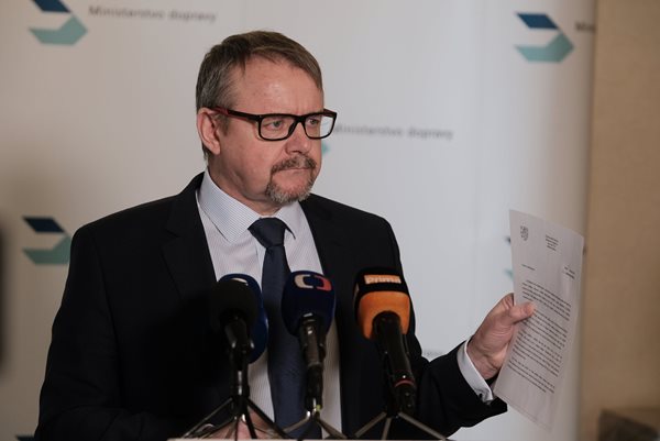 Ministr dopravy Dan Ťok: Vyzval jsem Kapsch, aby o polovinu zlevnil mýtný systém