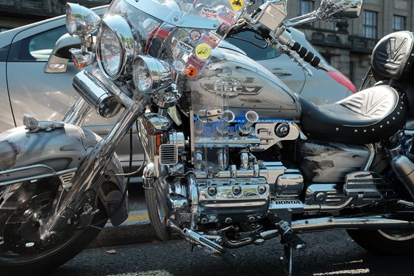 Rekordní počet motocyklů míří na české silnice, narůstá i počet úmrtí motorkářů