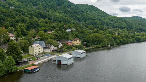 Policie ČR v Ústí nad Labem - Brné převzala nová krytá stání pro služební plavidla