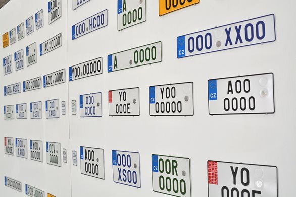 Méně návštěv úřadů, automatizace a registrační značky do výdejních boxů. Novelu schválila vláda