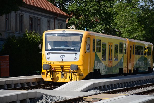 Bezpečnostní opatření na tratích se zjednodušeným řízením provozu vlaky nezpožďují