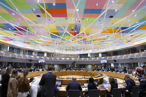Transport ministers in Brussels discuss passenger rights, the European car policy and the driving ban