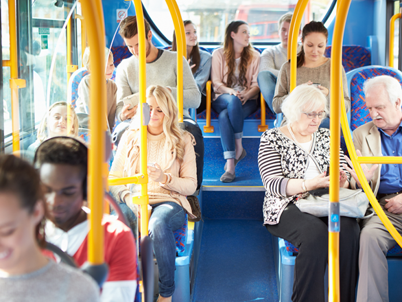 Je Světový den veřejné dopravy: Stát se podílí na jejím financování a organizaci