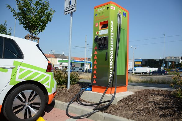 Memorandum o podpoře elektromobility: více nabíječek pro elektromobily a podpora Čisté mobility