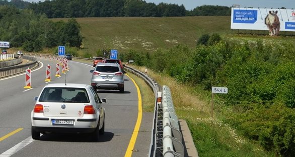 The first illegal billboards will disappear from motorways, the deadline has expired 