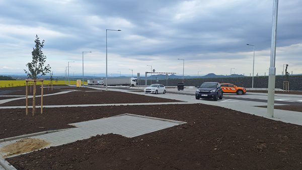 ŘSD zprovoznilo na dálnici D7 novou odpočívku Smolnice