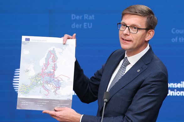 The transport priority of our Presidency was met. The approved revision of TEN-T networks will help rail development
