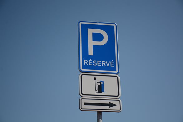 Počet dobíječek v ČR převyšuje poptávku, cíle průběžně plníme a do konce roku splníme, co máme