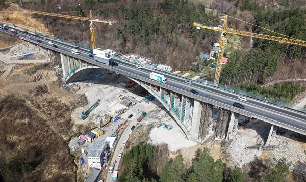 Na Šmejkalce jsou betonáže v plném proudu