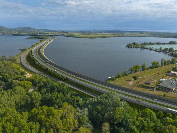 Dálnice D52 přes Novomlýnské nádrže povede na samostatném násypu